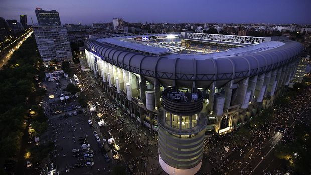 MADRID, SPAIN - AUGUST 29:  General view of Estadio Santiago Bernabeu before the La Liga match between Real Madrid CF and Real Betis Balompie on August 29, 2015 in Madrid, Spain.  (Photo by Gonzalo Arroyo Moreno/Getty Images)