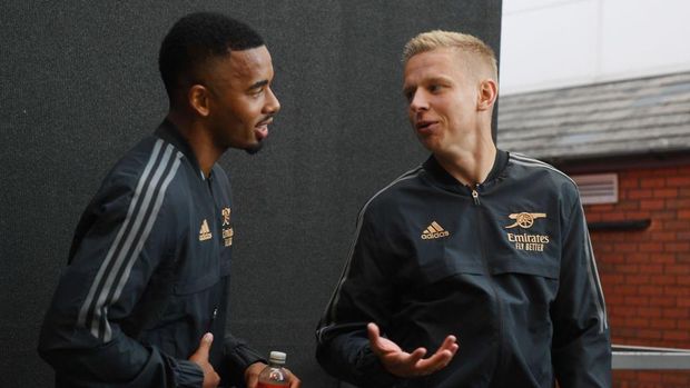 LONDON, ENGLAND - AUGUST 05: (L-R) Gabriel Jesus and Oleksandr Zinchenko of Arsenal before the Premier League match between Crystal Palace and Arsenal FC at Selhurst Park on August 05, 2022 in London, England. (Photo by Stuart MacFarlane/Arsenal FC via Getty Images)