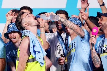 Jack Grealish di Parade Juara Man City, Nyaris Dua Kali Celaka